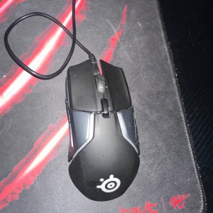 Gaming mus - Bra skick 10/10,billig eftersom jag inte använder längre.