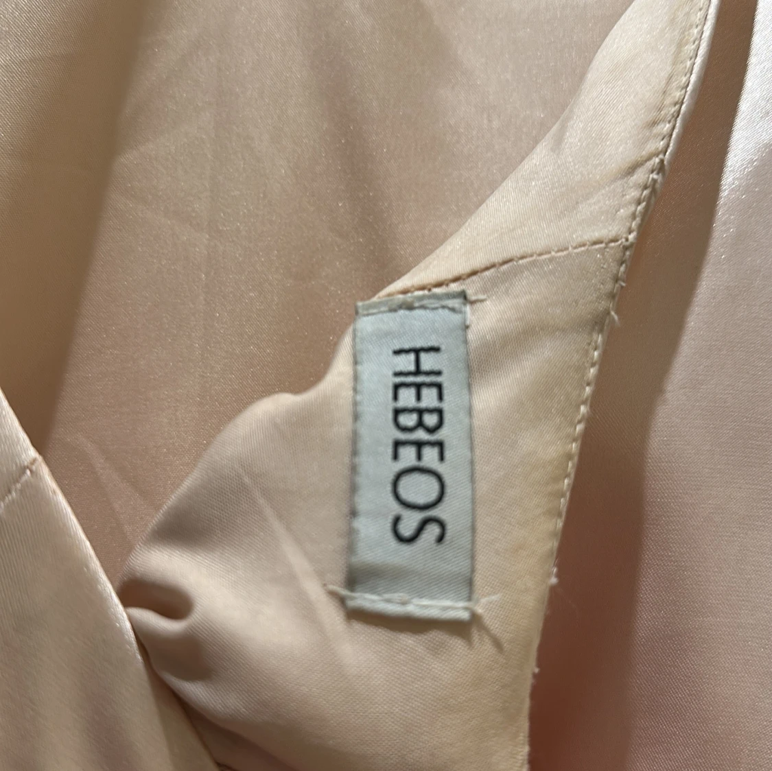 Champagnefärgad långklänning från Hebeos - 91