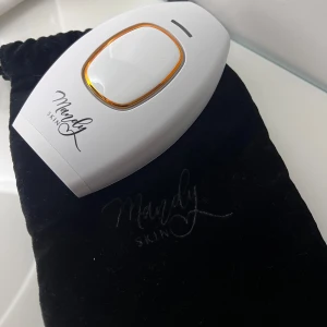 Mandy LPL - Helt oanvänd lpl lasermaskin från mandyskin. Den har även en laddare som du får med. För mer info om produkten kan ni läsa på mandyskin.com eller kika på deras Instagram (mandyskin)