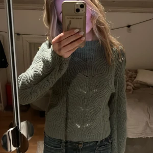 Grön stickad tröja - Superfin, nästan aldrig använd i storlek XS💗