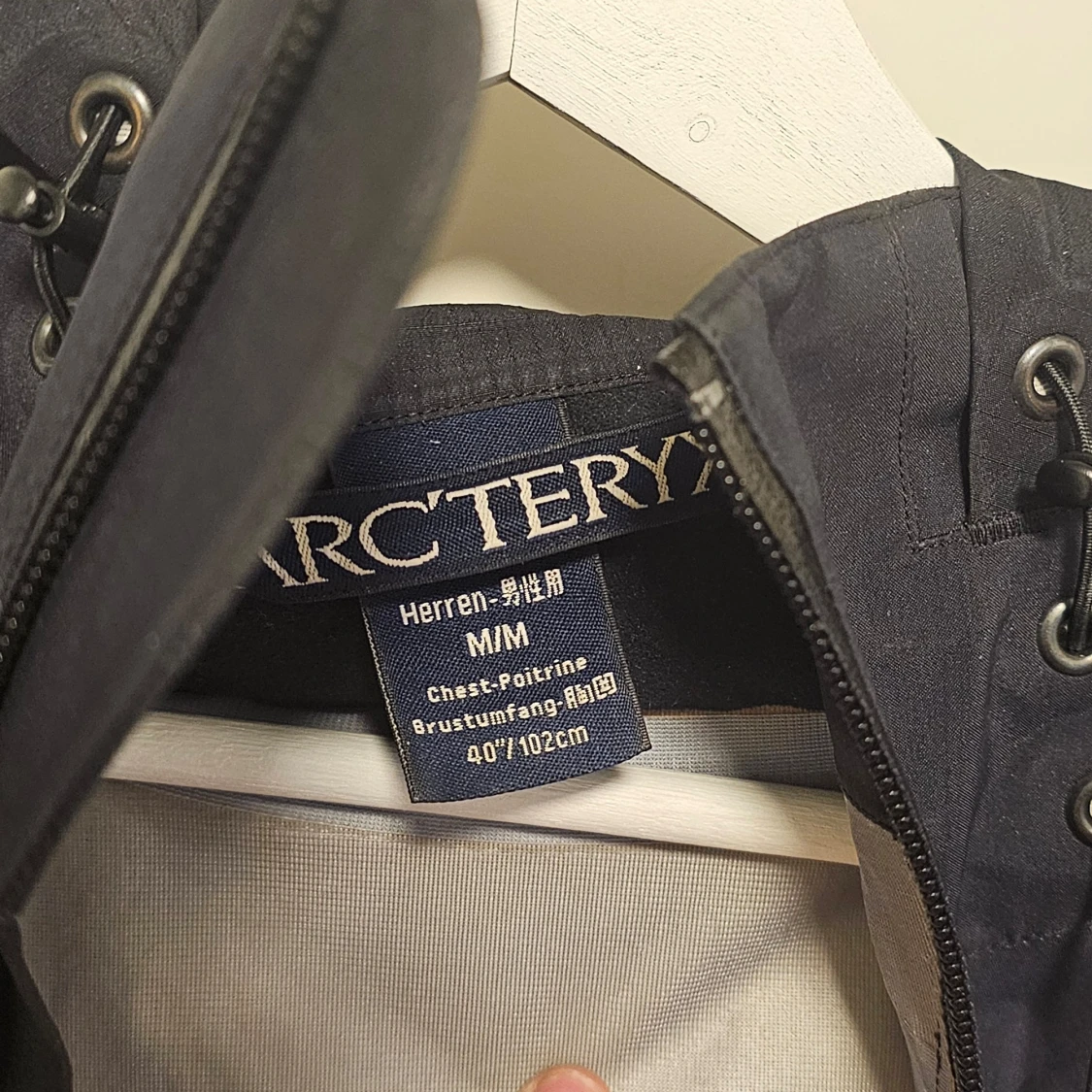 Svart skaljacka från Arc'teryx - 91