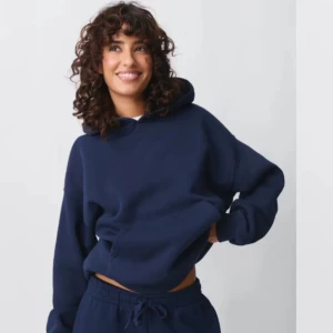 Hoodie - Mörkblå hoodie från Gina tricot. Använd några gånger men är som ny. Storlek Xs men skulle säga att den passar någon med S också💕