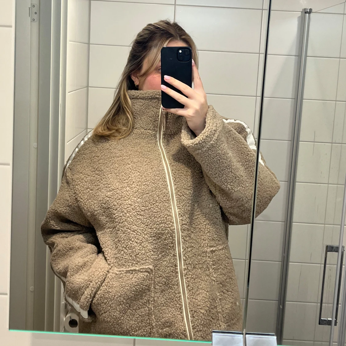 Beige teddyjacka med dragkedja