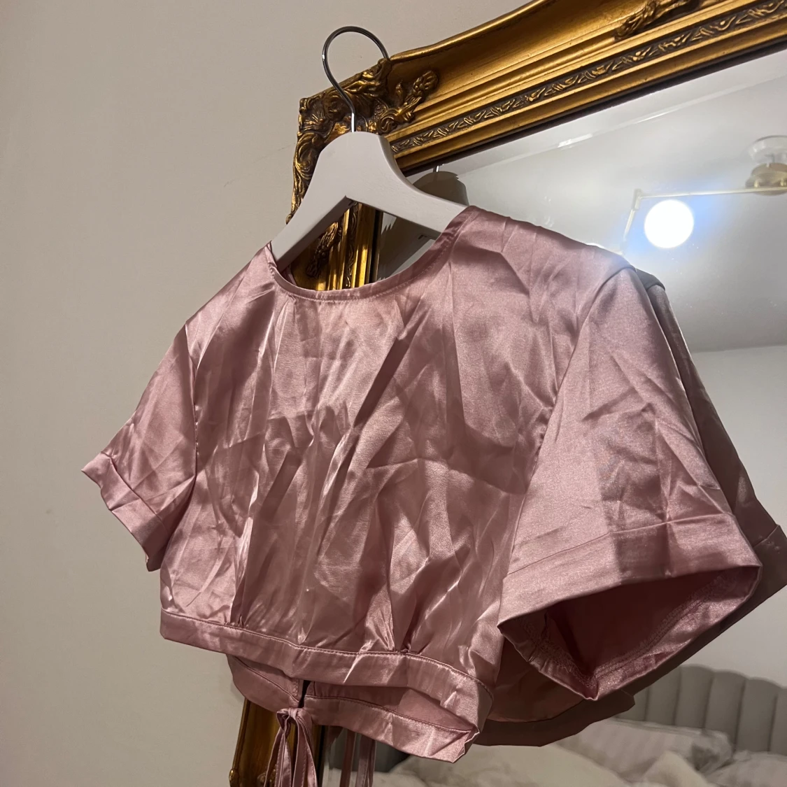 Rosa satin croppad topp - 90