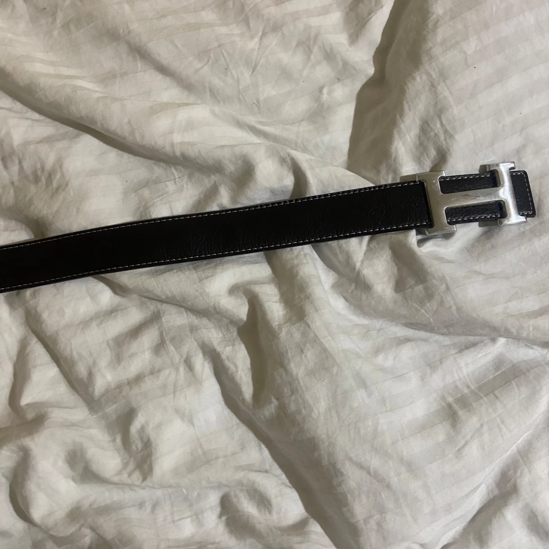 Svart skärp med silverfärgat spänne - 90