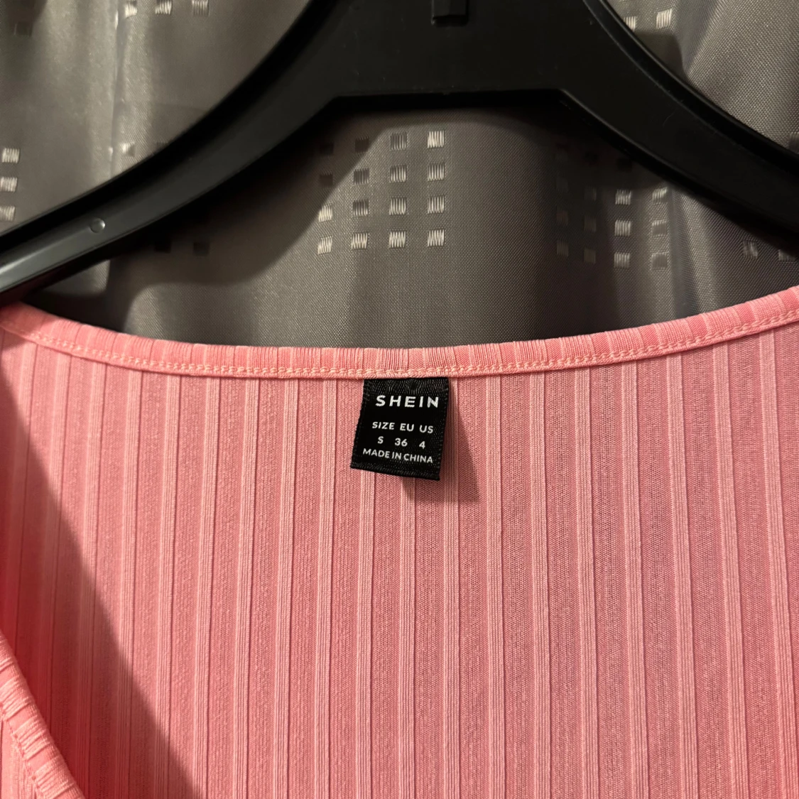 Rosa ribbad topp från Shein - 90