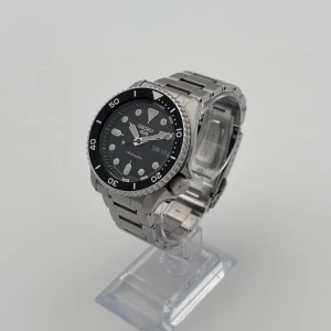 Seiko 5 Sports - • Modell: Seiko 5 Sports • Storlek: 42,5mm • Referens: SBSA005 • År: 2024 • Skick: Bra • Medföljer: Fullset