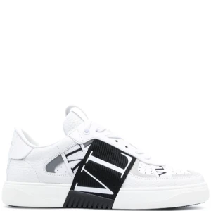 Valentino garavani - Valentino skor vuxit ur Kvitto ingår  Nästan oandvända  Andvända typ 1-3 gånger.   