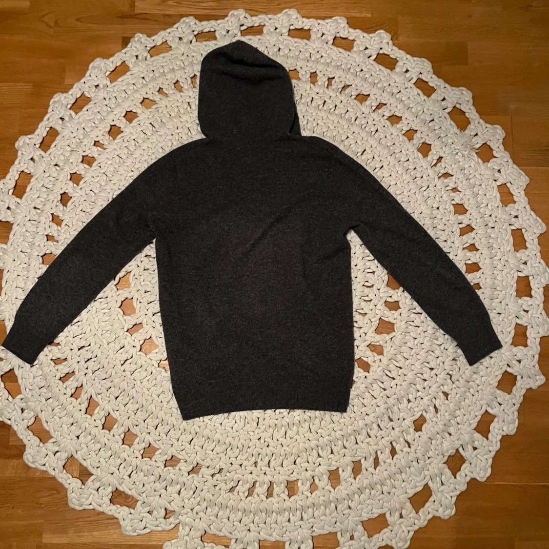 Mörkgrå Merinoull hoodie - 91