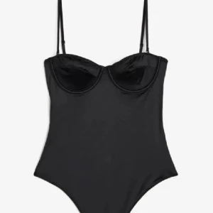 Body h&m - Jätte snygg body från h&m💕💕