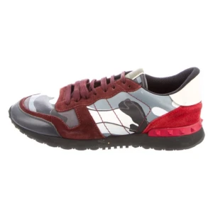 Intressekoll! Valentino Rockrunners - Tja, lägger nu ut en intressekoll på dessa Valentino Rockrunner. Bara skriv så kan vi försöka komma fram till ett pris🙌