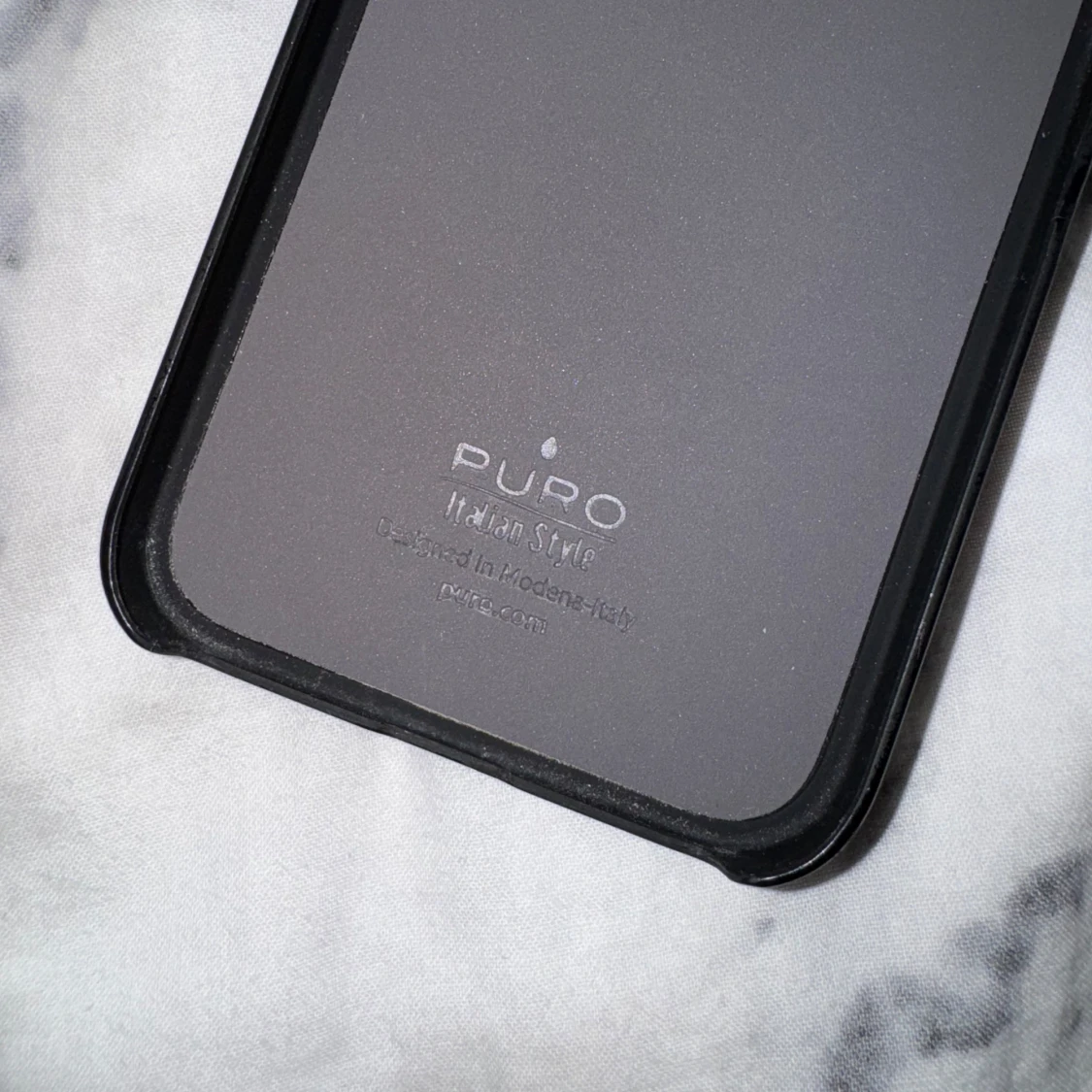 Svart mobilskal från Puro - 90