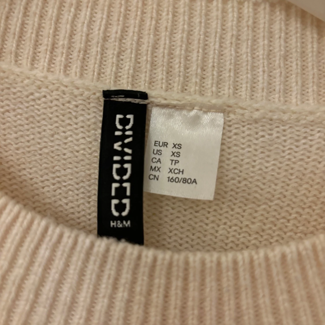 Beige stickad tröja från H&m - 90