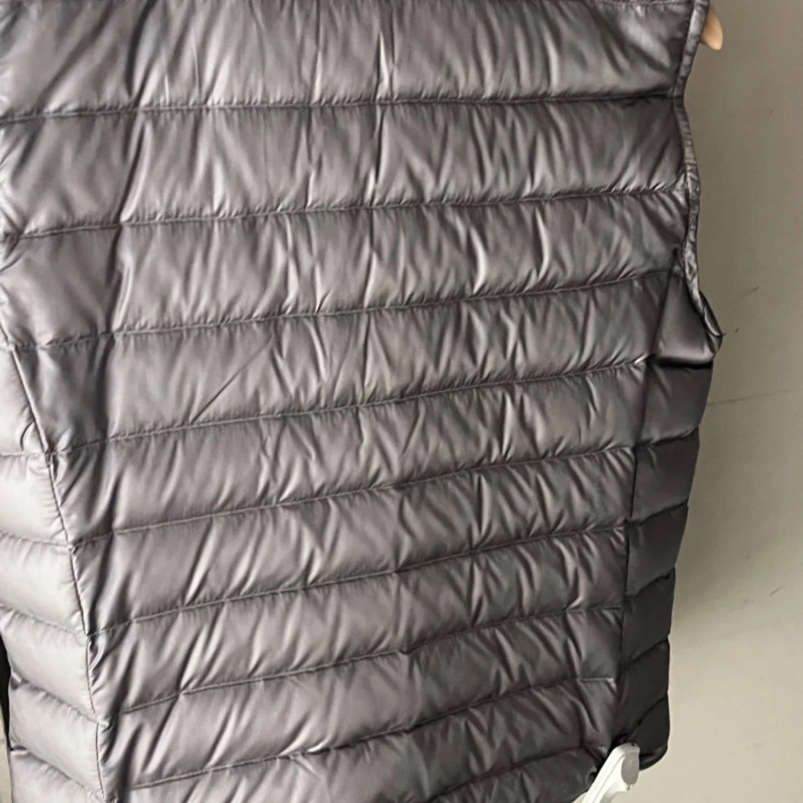 Grå dunväst från Moncler - 90