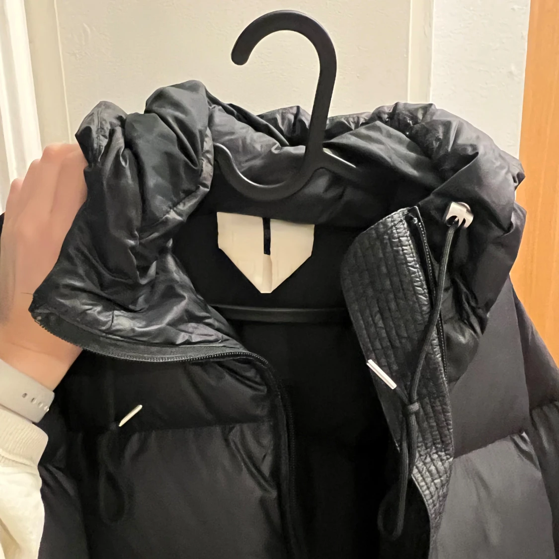 Svart dunjacka från Arket - 91