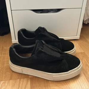 Eytys  - Hyfsat bra skick. Passar 39/40.