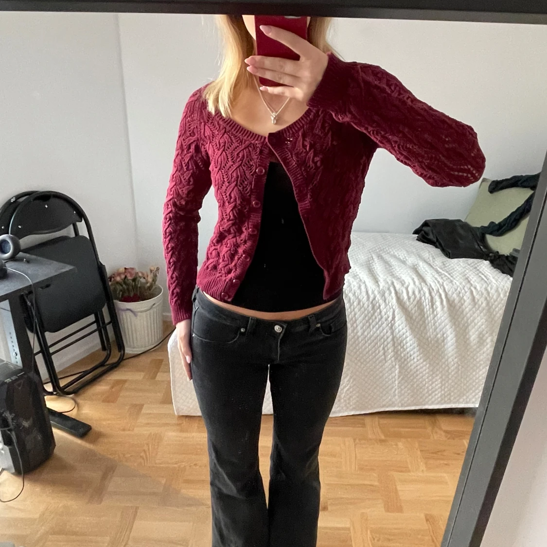 Vinröd stickad kofta - 90