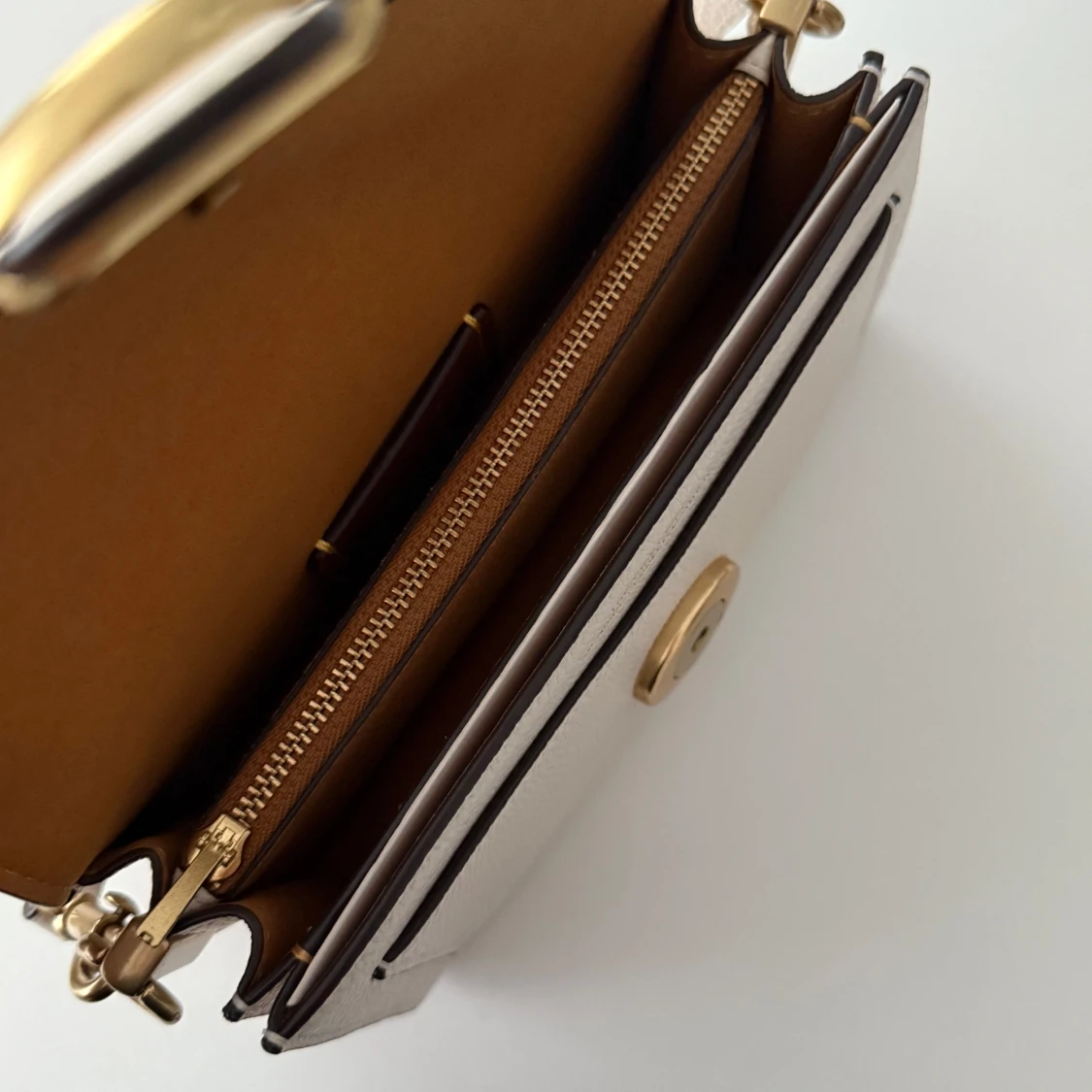 Beige axelväska från Coach - 93