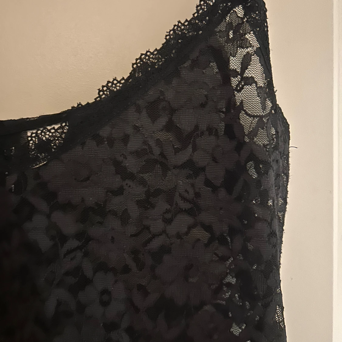 Svart spetslinne - 91