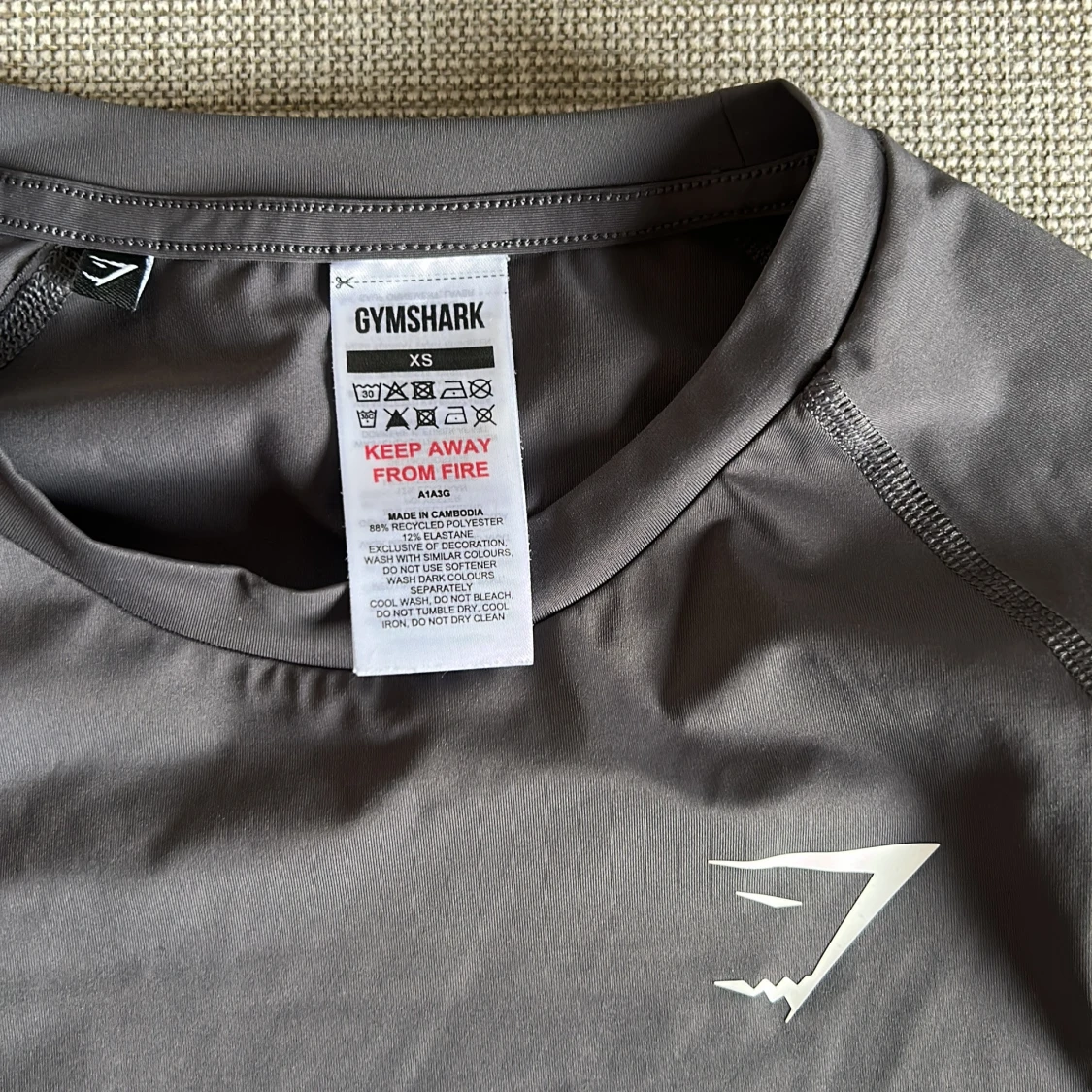 Grå träningstopp från Gymshark - 90