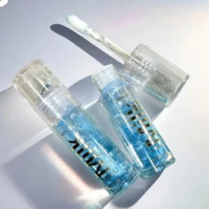 Milk lipgloss "Blue"! - Milk lipgloss "Blue" är ett närande läppglans för en glossy finish. 3,2 ml. Nytt!