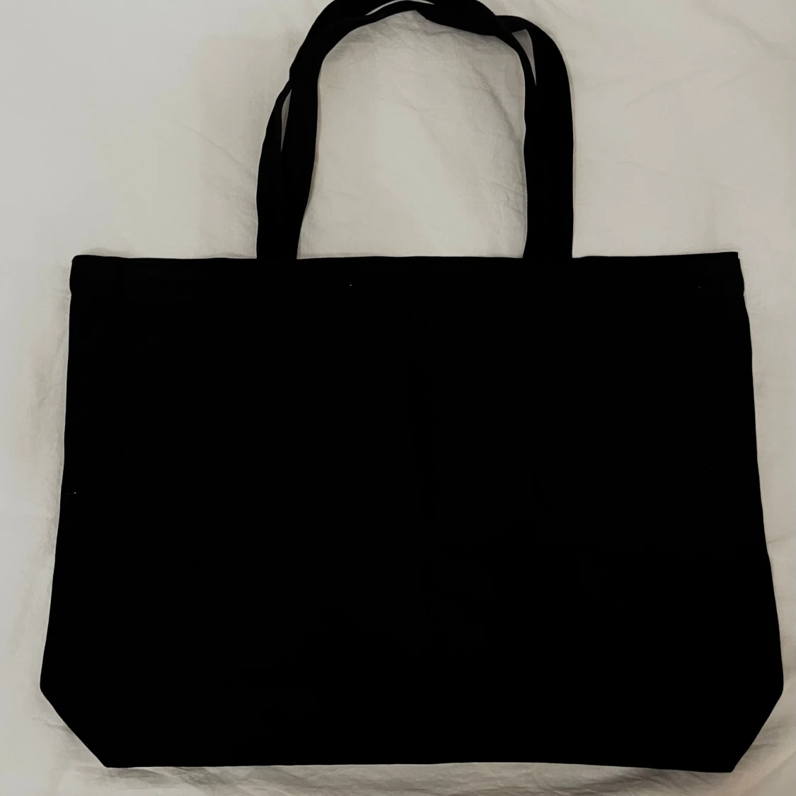 Svart shoppingväska från BikBok - 90