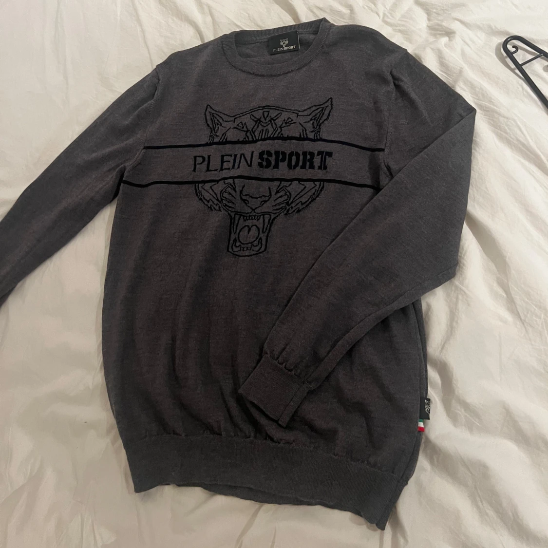 Mörkgrå tröja från Plein Sport