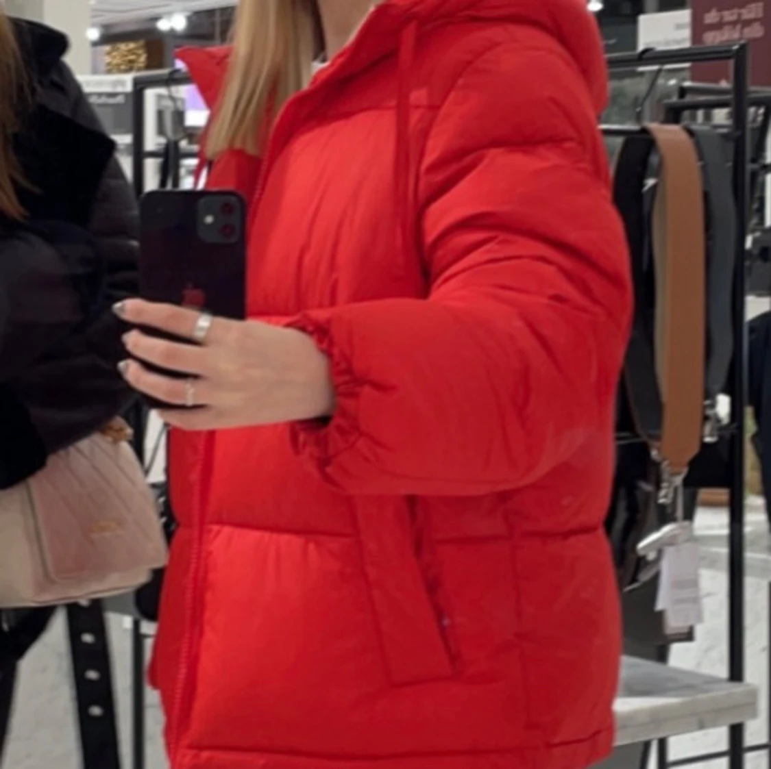 Röd pufferjacka från H&M