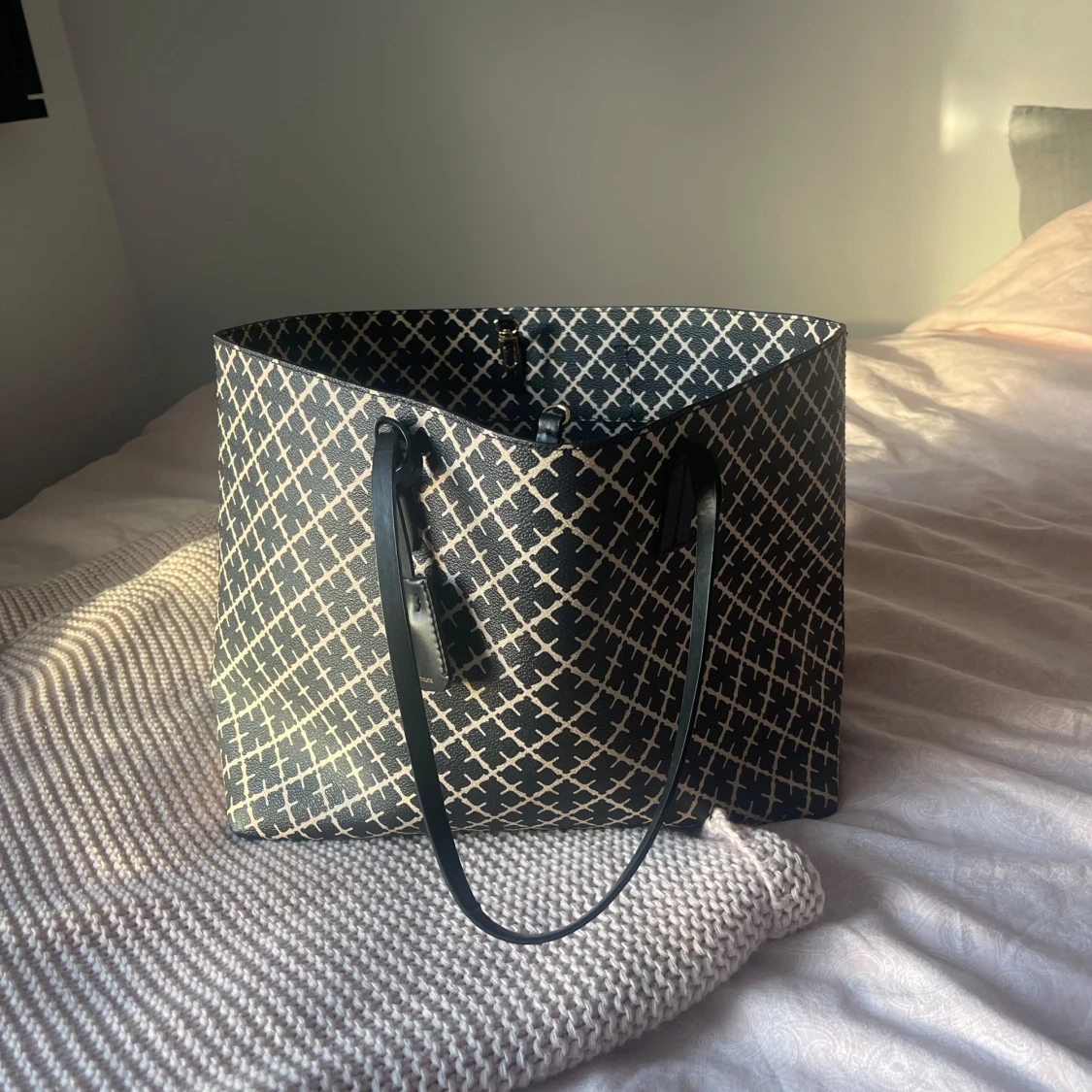 Mönstrad shoppingväska från By Malene Birger