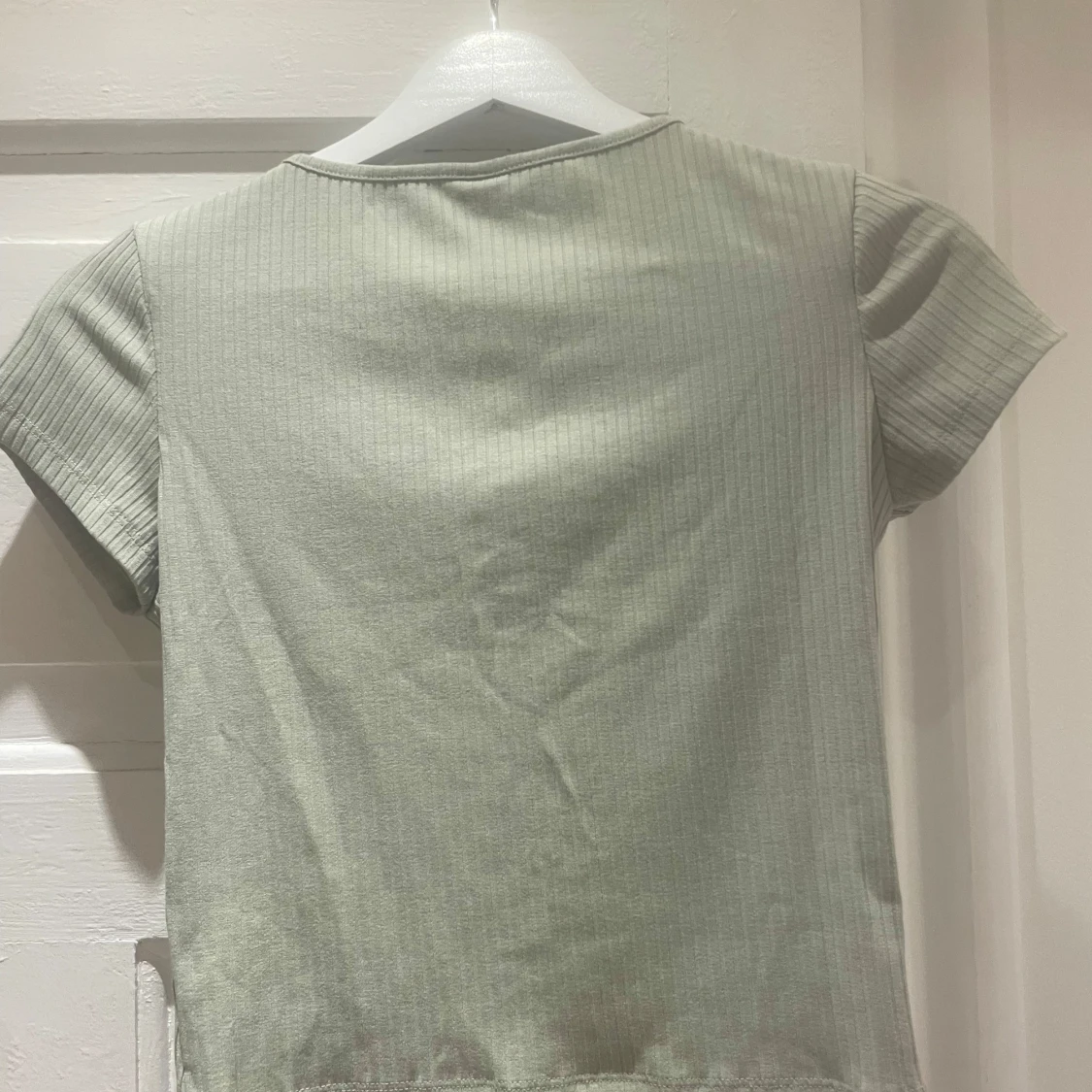 Grön ribbad topp från Lindex - 90