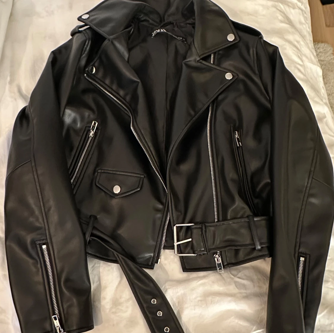 Svart skinnjacka från Zara