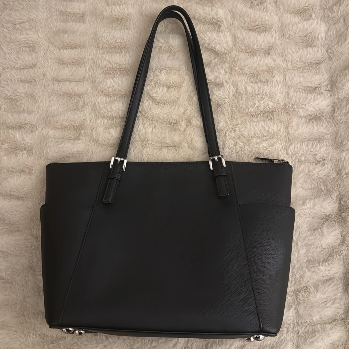 Svart axelväska från Michael Kors - 90