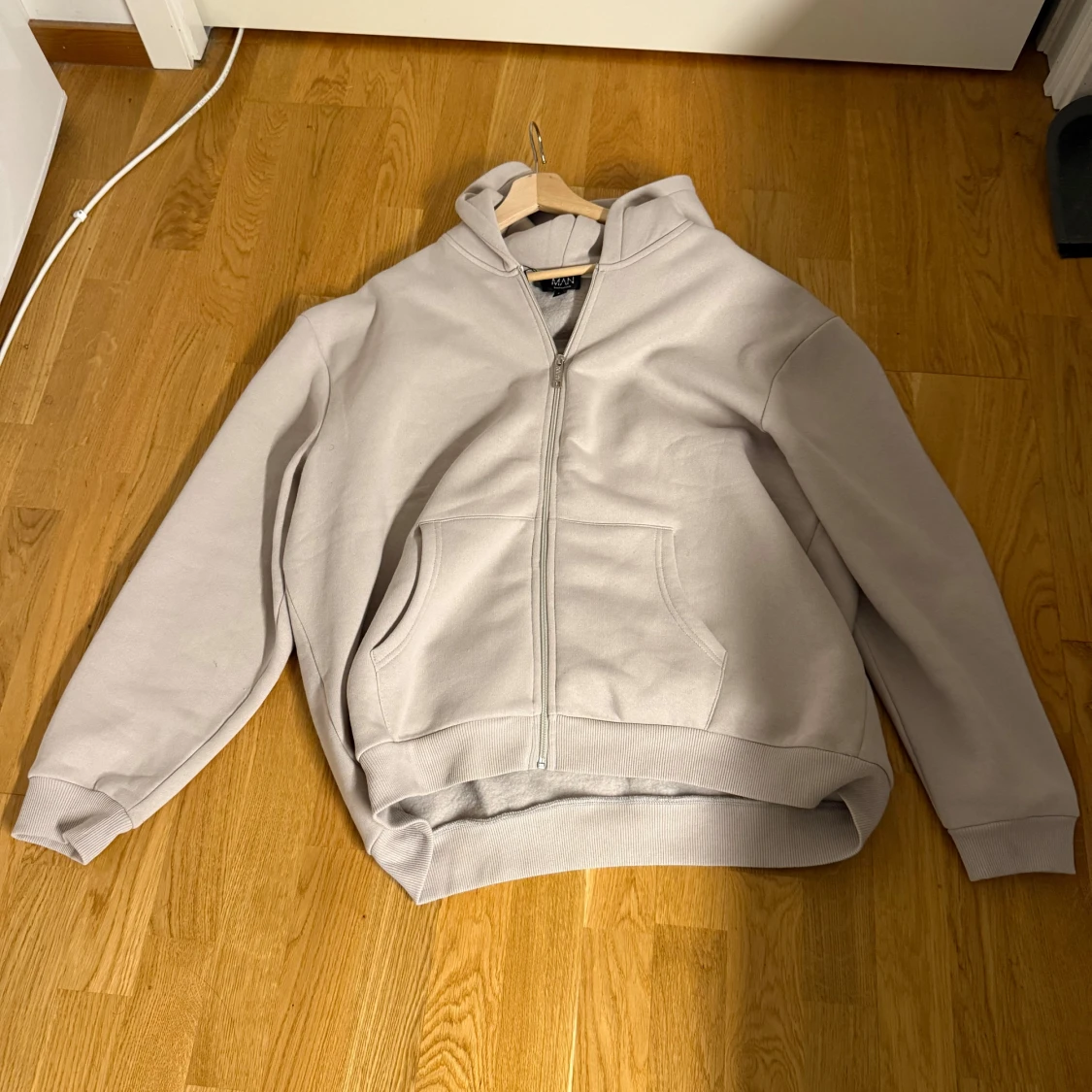 Beige zipup från boohooMAN