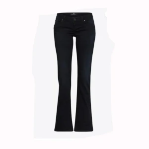 Svarta bootcut jeans från LTB - Snygga svarta bootcut jeans från LTB. De har en klassisk femficksdesign och en knappgylf. Perfekta för en stilren look.
