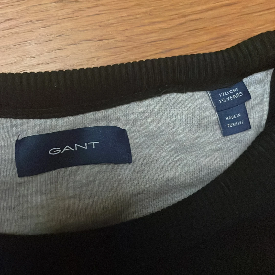 Svart tröja från GANT - 2