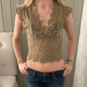 Grön top - Super söt grön top från Zara, endast använd 1 gång💕