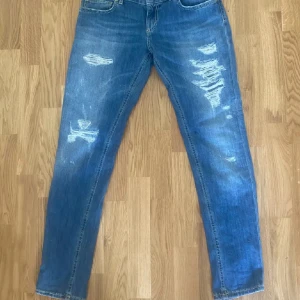 Blå dondup  - Blåa dondup jenas i w29 sick 9/10 ny pris 3000 mitt pris 1000