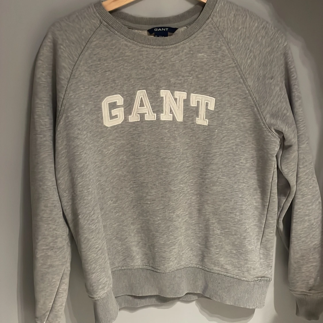 Grå sweatshirt från GANT