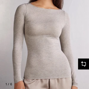Beige intimissimi tröja 💞 - Säljer för 299, nypris 560kr. Använd två gånger, har inga defekter💓💓