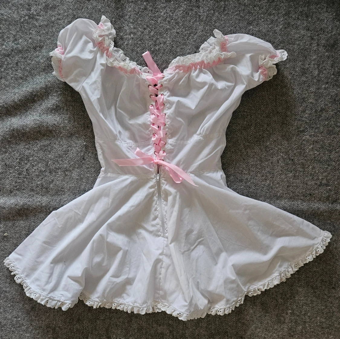 Vit handmade klänning från Malicious Designs - 2