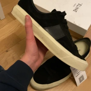 Tom Ford camebrigde - Säljer dom här fetta unika helt nya Tom Ford camebrigde i storlek uk 10 så runt 44 ny pris runt 7 tusen mitt pris 3000 🤑ett tips om man vill ha fetta icke main streamad skor 🤩