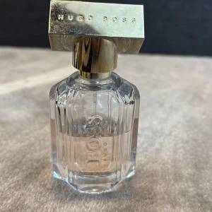 Hugo Boss The Scent Parfym - 30ml. Halva kvar.