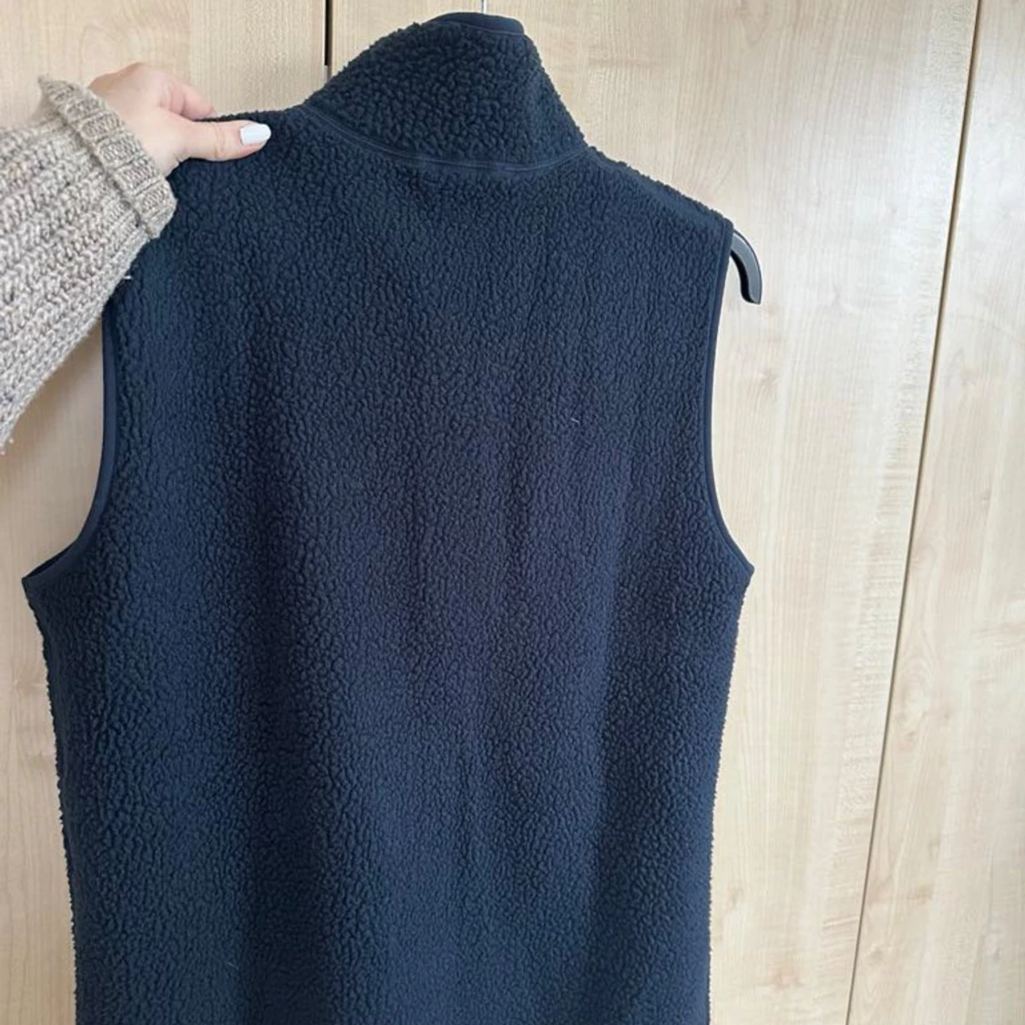 Mörkblå fleeceväst från Ullmax - 1
