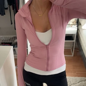 Rosa kofta  - Superfin rosa träningskofta som liknar lululemon💕