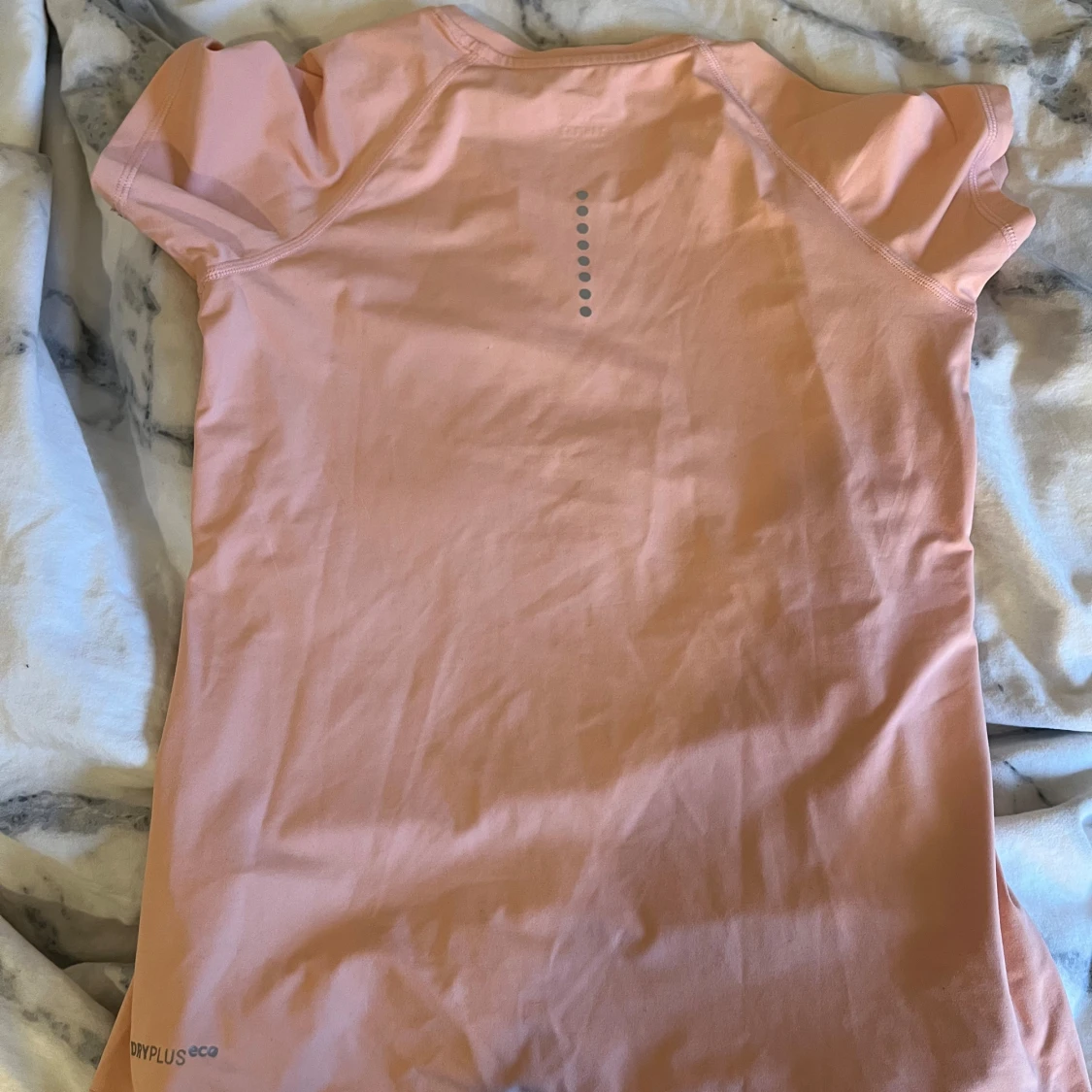 Rosa t-shirt från Decathlon - 1