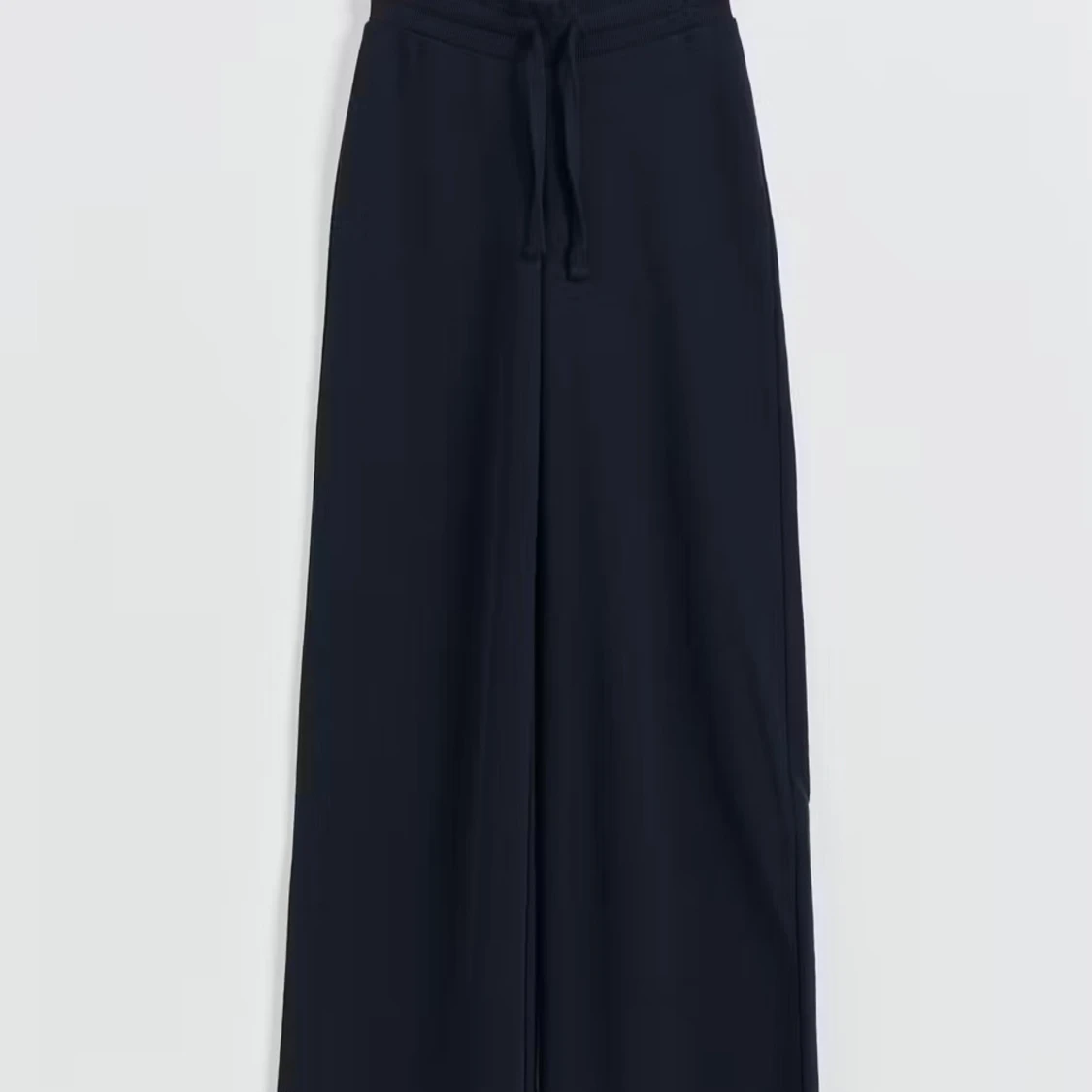 Gina Tricot marinblå low waist mjukisbyxor - 1