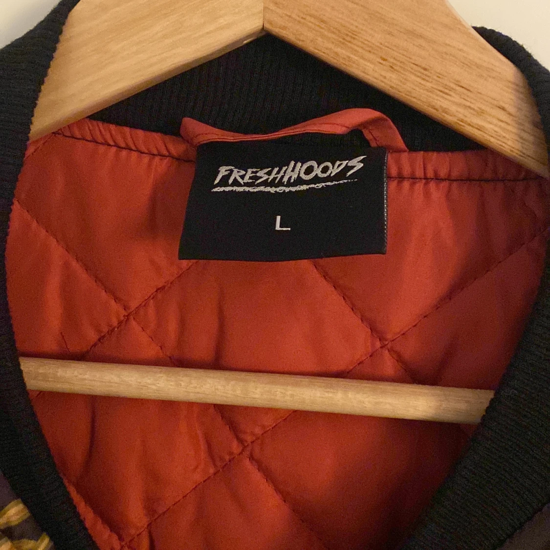 Färgglad bomberjacka från Freshhoods - 1