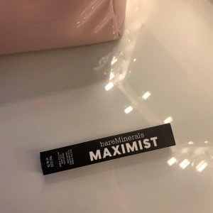 Maximist mascara ny - Populära och så snygga Maximist mascaran från BareMinerals! Jättebra men har redan för många mascaror🤓ny och oöppnad
