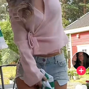 Rosa Gina tricot stickad tröja - Säljer denna stickade tröja från Gina som är slutsåld överallt.