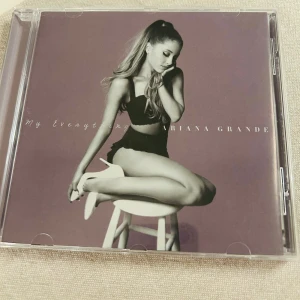 Ariana Grande CD - Ariana Grande CD, aldrig spelad. 90:- 